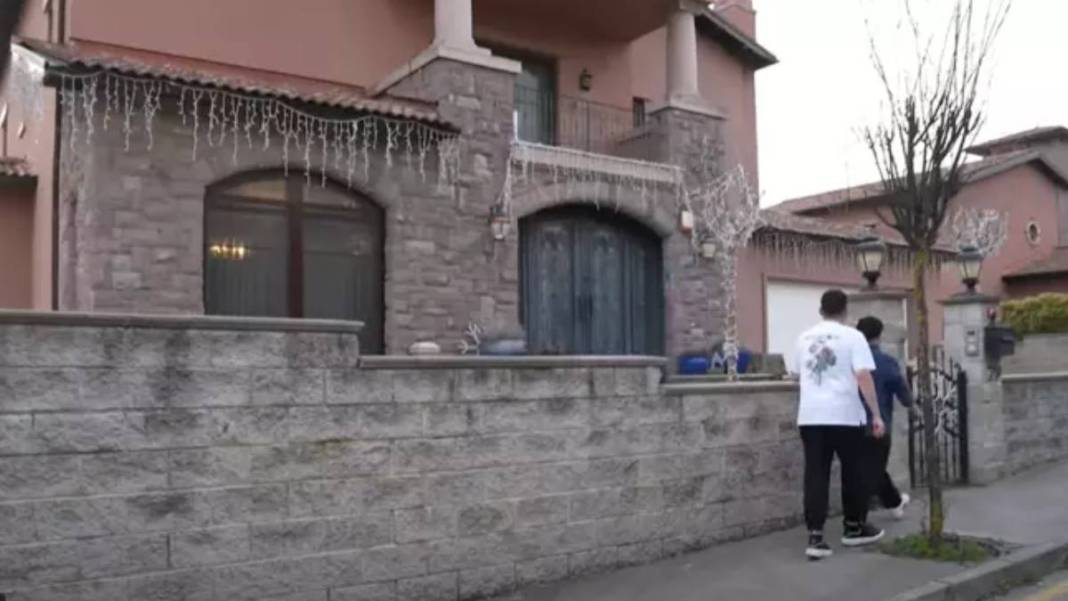 Şafak Sezer ilk kez evinin kapılarını açtı! Göreceğiniz en ilginç ev, tuvaletindeki o detay şok etti 1